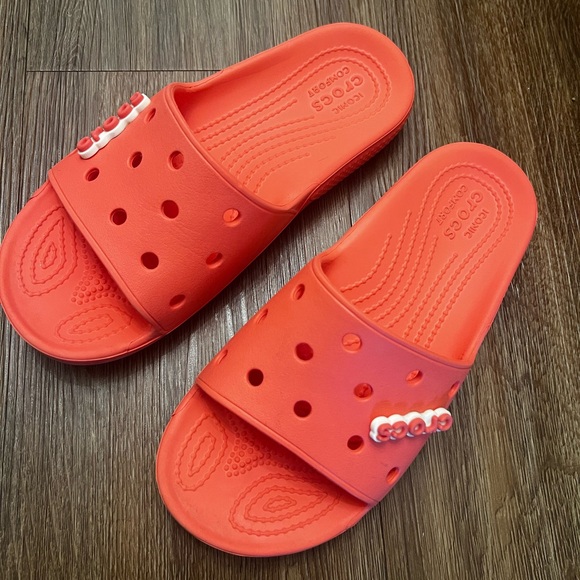 CROCS Kids' Vibrant Red Slide Sandals - Picture 1 of 3
